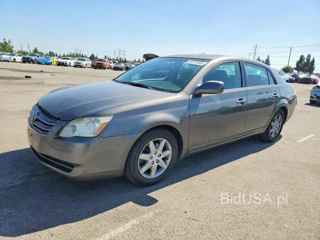 TOYOTA AVALON XL