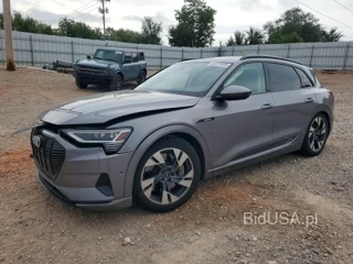 AUDI E-TRON PREMIUM
