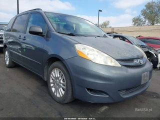 TOYOTA TOYOTA SIENNA LE