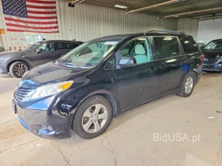 TOYOTA SIENNA LE