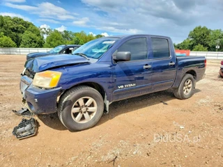 NISSAN TITAN SV
