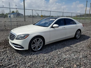 MERCEDES-BENZ S 560