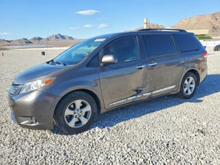 TOYOTA SIENNA LE