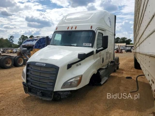FREIGHTLINER CASCADIA 126