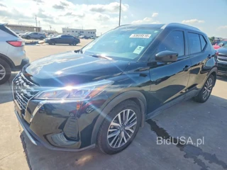 NISSAN KICKS SV