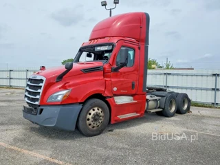 FREIGHTLINER CASCADIA 126