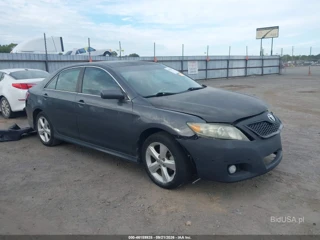 TOYOTA TOYOTA CAMRY SE