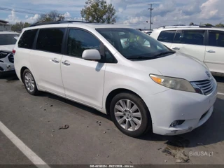 TOYOTA TOYOTA SIENNA LTD
