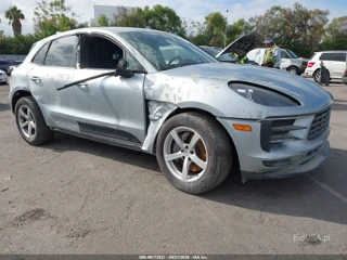 PORSCHE PORSCHE MACAN