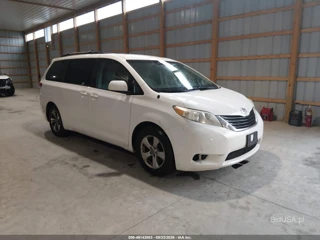 TOYOTA TOYOTA SIENNA LE V6 8 PASSENGER