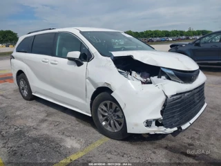 TOYOTA TOYOTA SIENNA LE