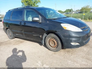 TOYOTA TOYOTA SIENNA LE