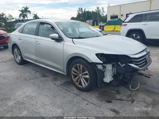 VOLKSWAGEN VOLKSWAGEN PASSAT 2.0T SE