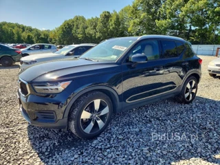 VOLVO XC40 T5 MOMENTUM