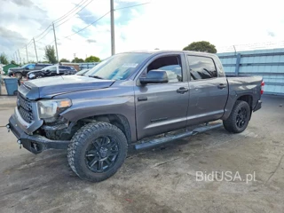 TOYOTA TUNDRA CREWMAX SR5