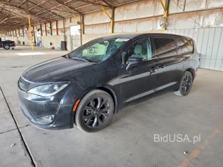 CHRYSLER PACIFICA TOURING