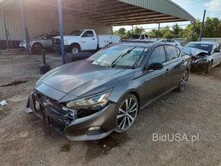NISSAN ALTIMA SR
