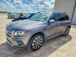 MERCEDES-BENZ GLB 250