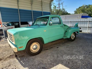 DODGE D100 1/2 TON