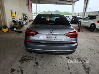 VOLKSWAGEN PASSAT SE