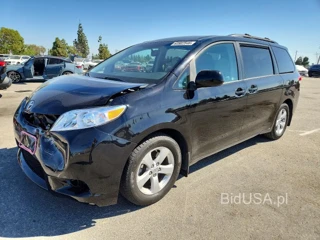 TOYOTA SIENNA LE
