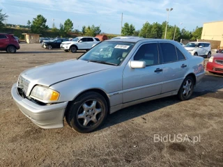 MERCEDES-BENZ C 230