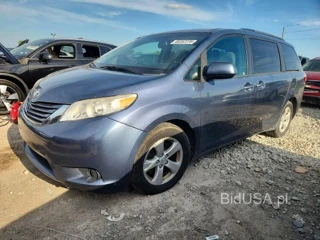 TOYOTA SIENNA LE