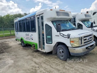 FORD ECONOLINE E450 SUPER DUTY CUTAWAY VAN
