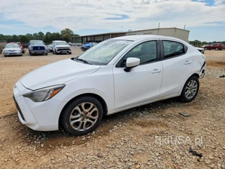 TOYOTA YARIS IA BASE