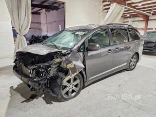 TOYOTA SIENNA SPORT