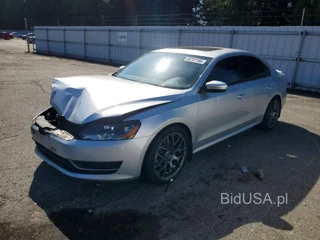 VOLKSWAGEN PASSAT SE