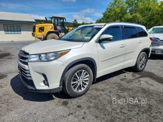 TOYOTA HIGHLANDER XLE