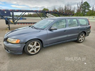 VOLVO V70 R