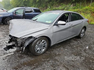 HYUNDAI ELANTRA HYBRID BLUE