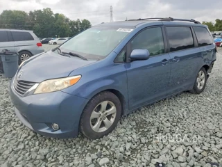 TOYOTA SIENNA LE