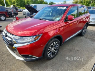 MITSUBISHI OUTLANDER SE