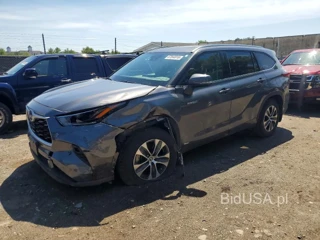 TOYOTA HIGHLANDER HYBRID XLE