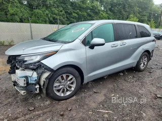 TOYOTA SIENNA XLE