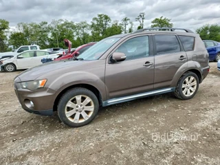 MITSUBISHI OUTLANDER SE