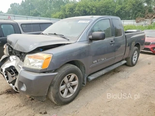 NISSAN TITAN SV