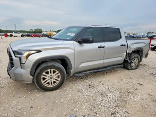TOYOTA TUNDRA SR5