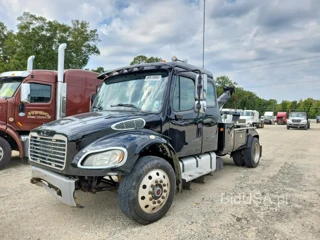 FREIGHTLINER M2