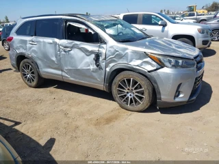TOYOTA TOYOTA HIGHLANDER SE