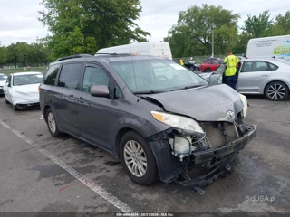 TOYOTA TOYOTA SIENNA XLE V6 8 PASSENGER