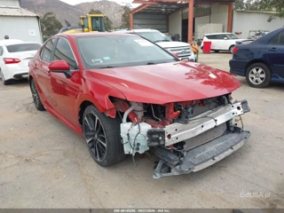TOYOTA TOYOTA CAMRY SE