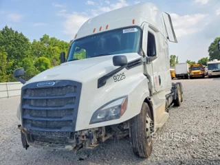 FREIGHTLINER CASCADIA 126