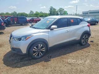 NISSAN KICKS SV