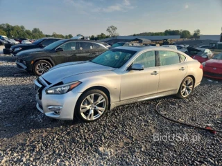 INFINITI Q70L 3.7 LUXE