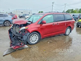 TOYOTA SIENNA XLE 7-PASSENGER