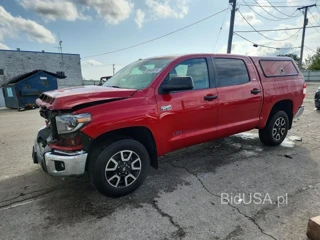 TOYOTA TUNDRA CREWMAX SR5